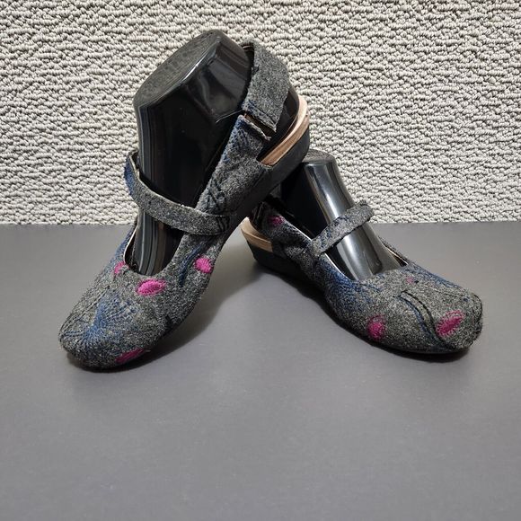 OTOT Springfield Women's Gray Floral Strap On Low Heel Sandals Size 7.5M - Picture 1 of 10